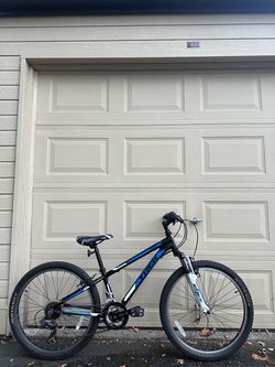 Trek MT 220 Boys’ Youth Mountain Bike – 24” wheels - Kids Lightweight Bicycle