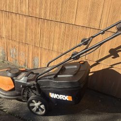 Worx Battery Powered Lawnmower 