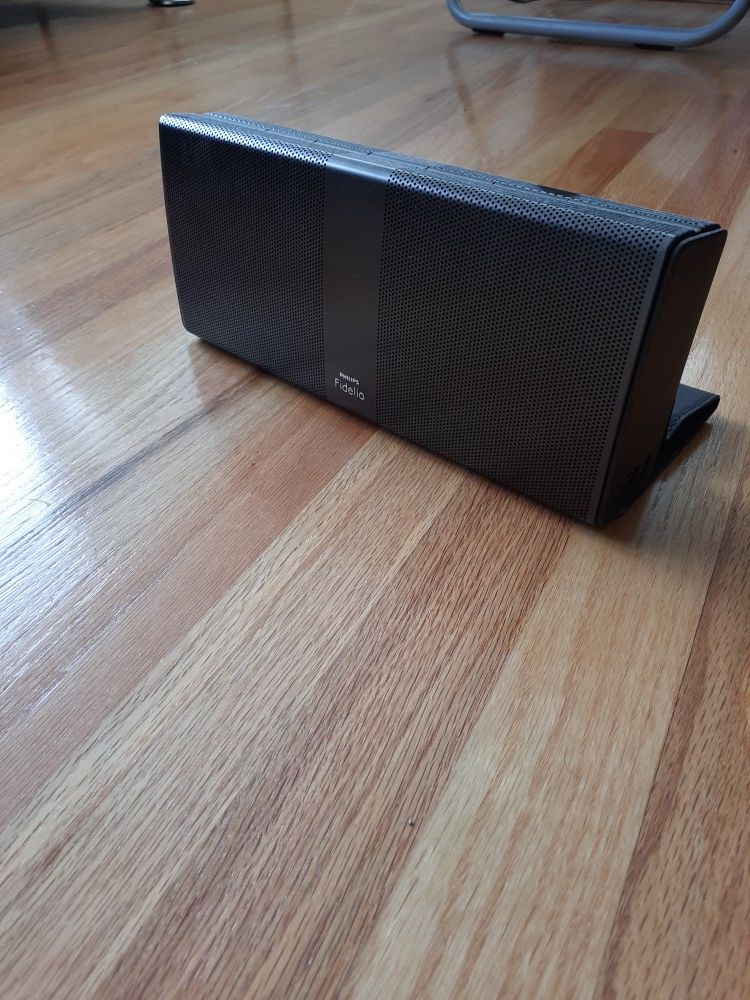 Bluetooth speaker (with leather case)