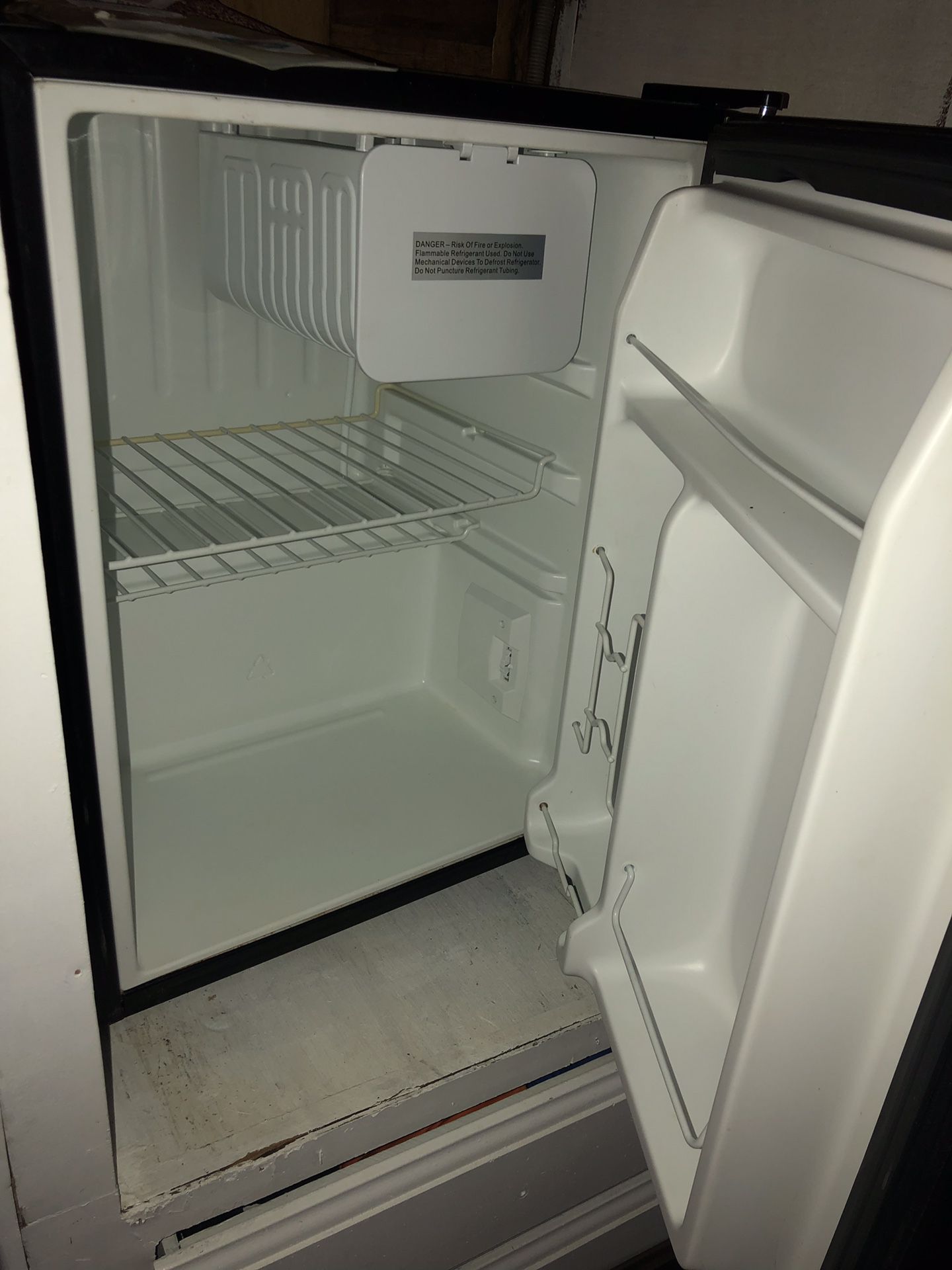 Hamilton mini fridge