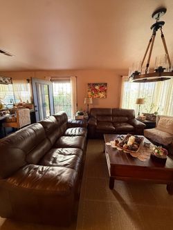 Jerome’s Brown Leather Sofa & Loveseat Set – Excellent Condition