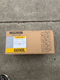 Lift Master GARAGE DOOR OPENER
