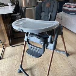 Maxi Cosi High Chair, Great Condition