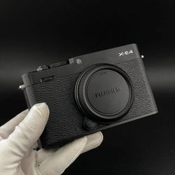 Fujifilm X-E4 BODY - MINT CONDITION WITH BOX
