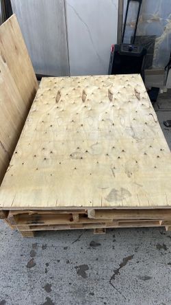 Pallets 3ft x 5ft $5/Each