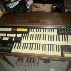 Wurlitzer Organ Model 4037