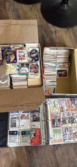 Huge lot of trading cards