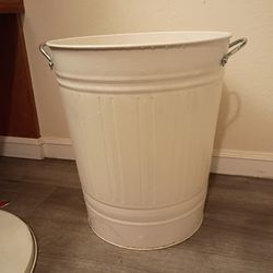 Decorative Metal Garbage Can