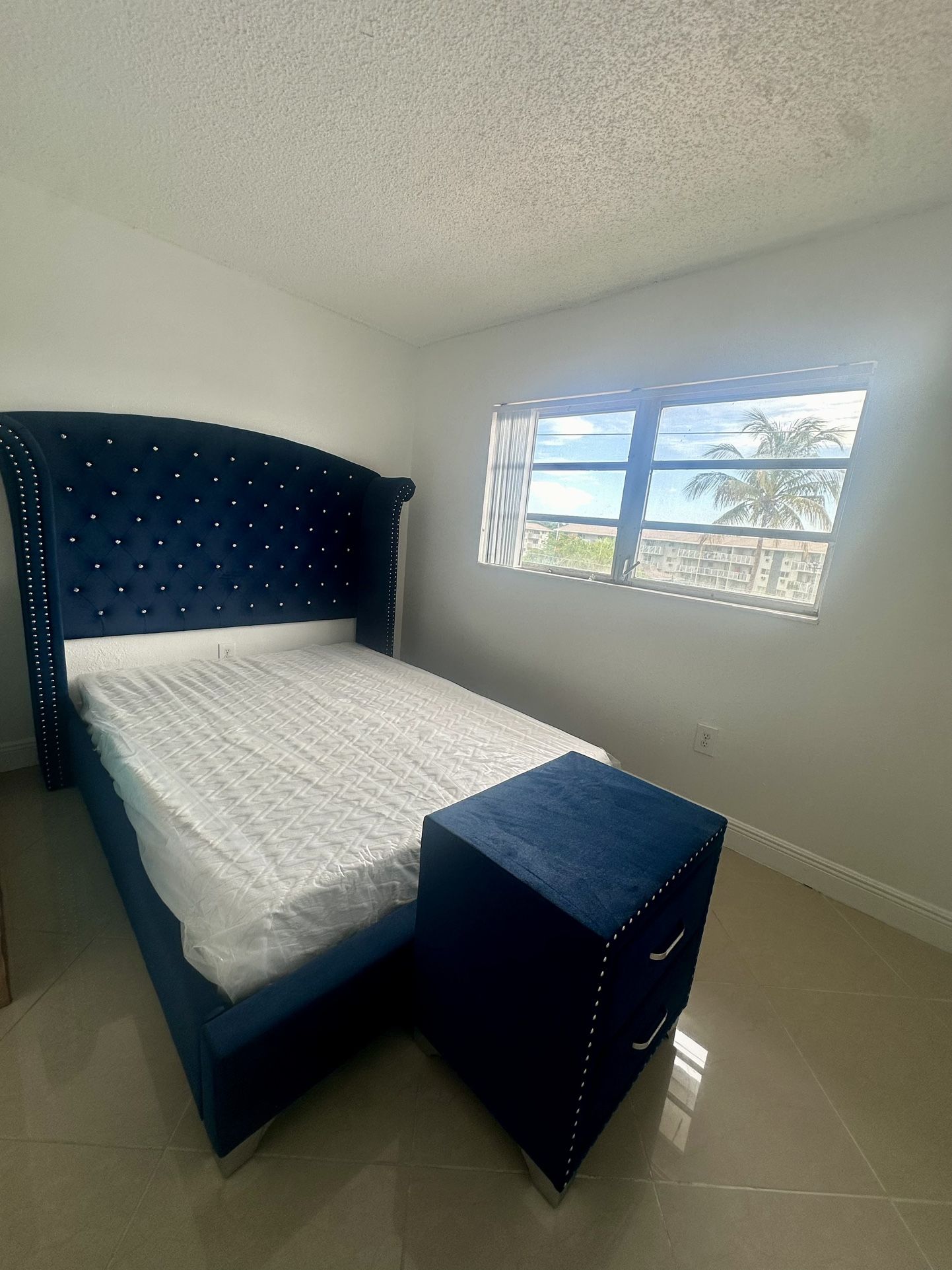 ROYAL BLUE bed - Diamond Headboard - Tufted