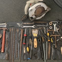 Circular Saw with misc Tools! need gone