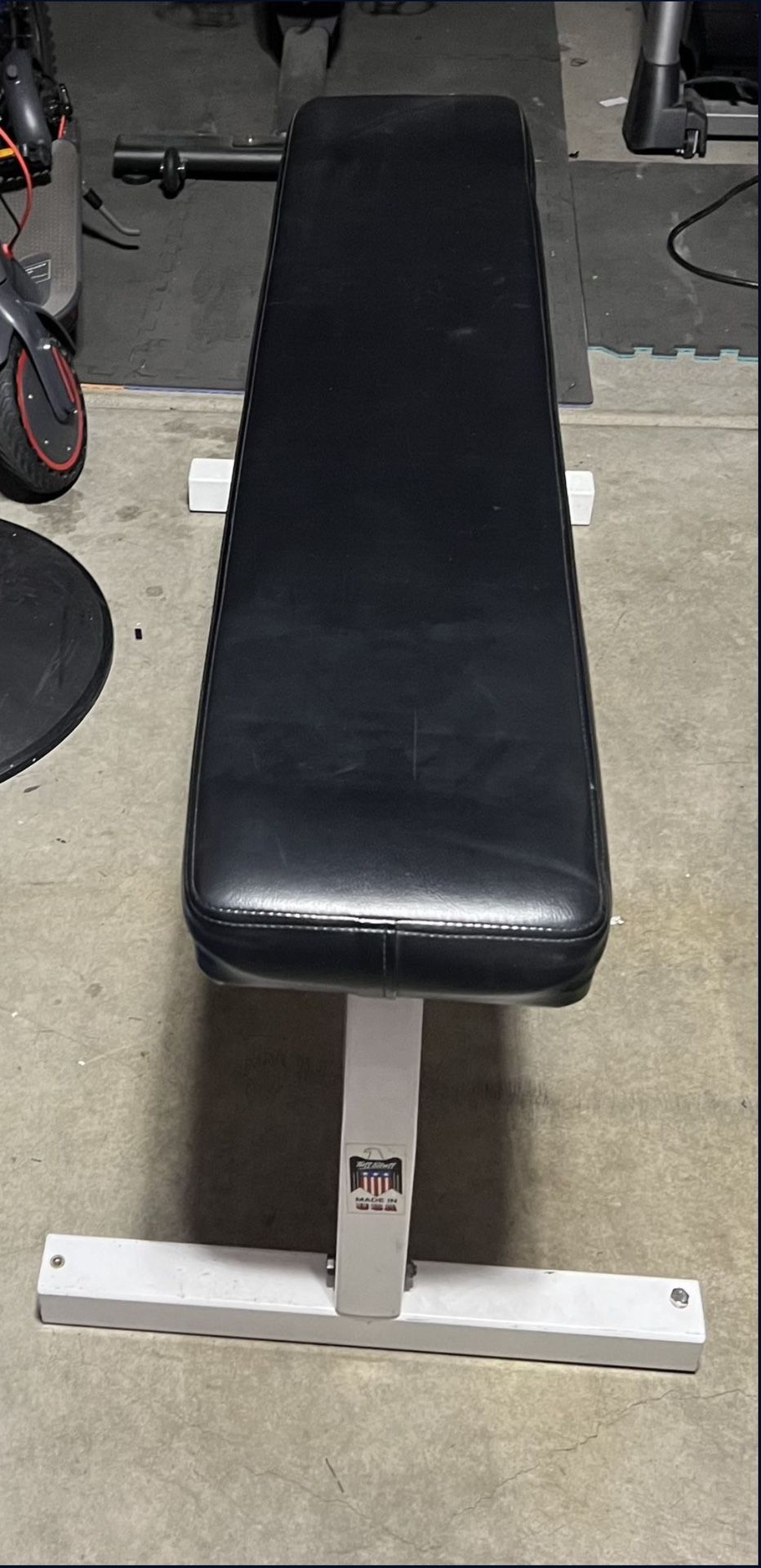 Flat Weight Bench White And Black Color