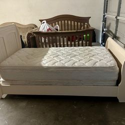 Twain Size Bed Box, Spring, And Mattress