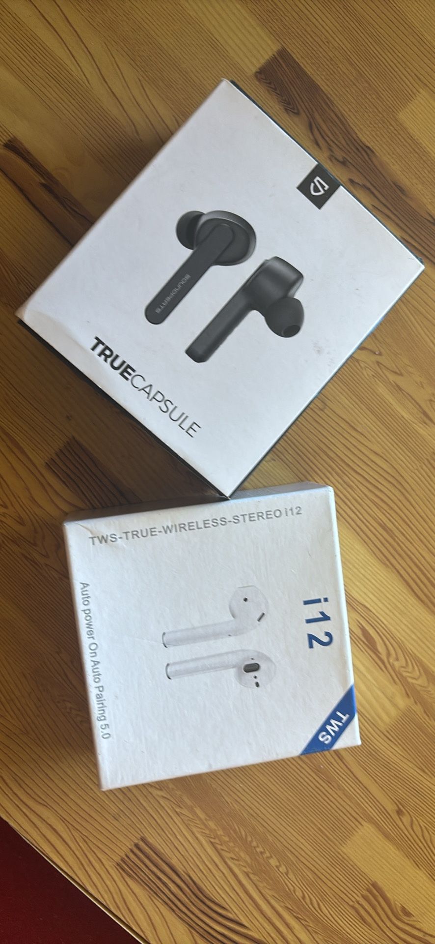 earbuds/ wireless headphones 