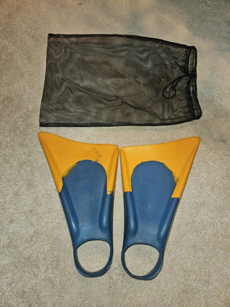 Swimfins Churchill's Large Used Once