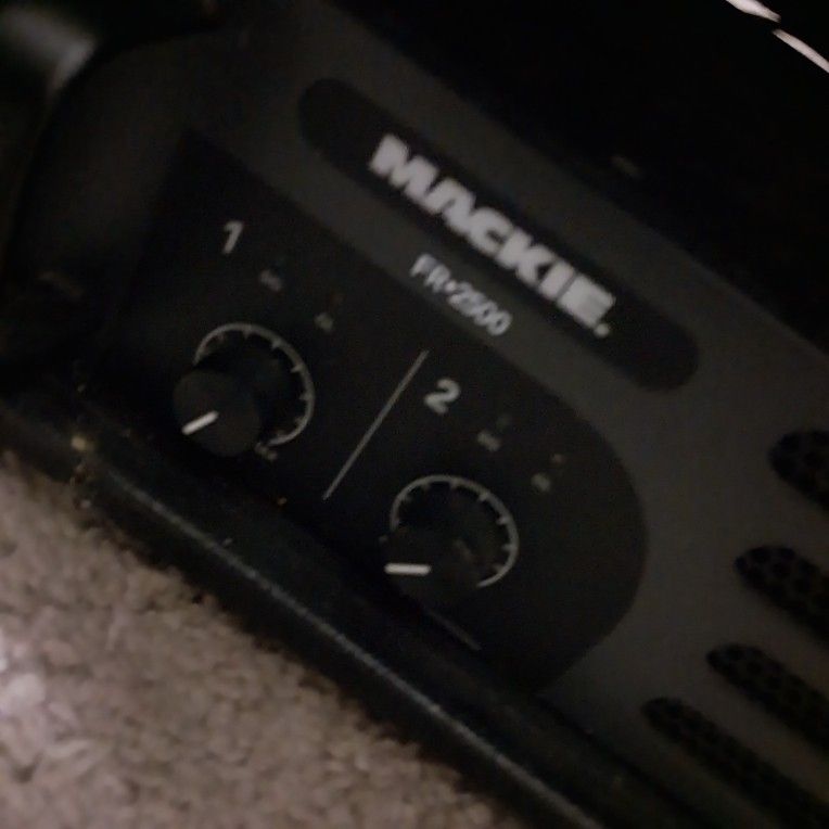 Mackie FR 2500 Amp