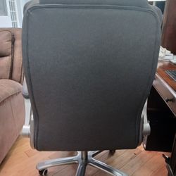 New And Compfy Office Chair