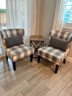 Set of 2 Accent Chairs