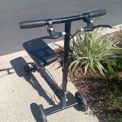 KNEE SCOOTER PERFECT WORKING CONDITION 