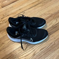 Nike shoes 9.5