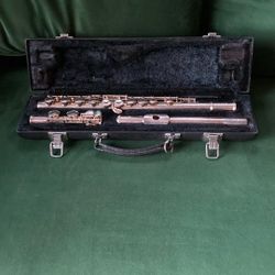 Flute- Yamaha In Case 