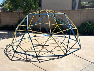 Free Climbing Dome Swingset