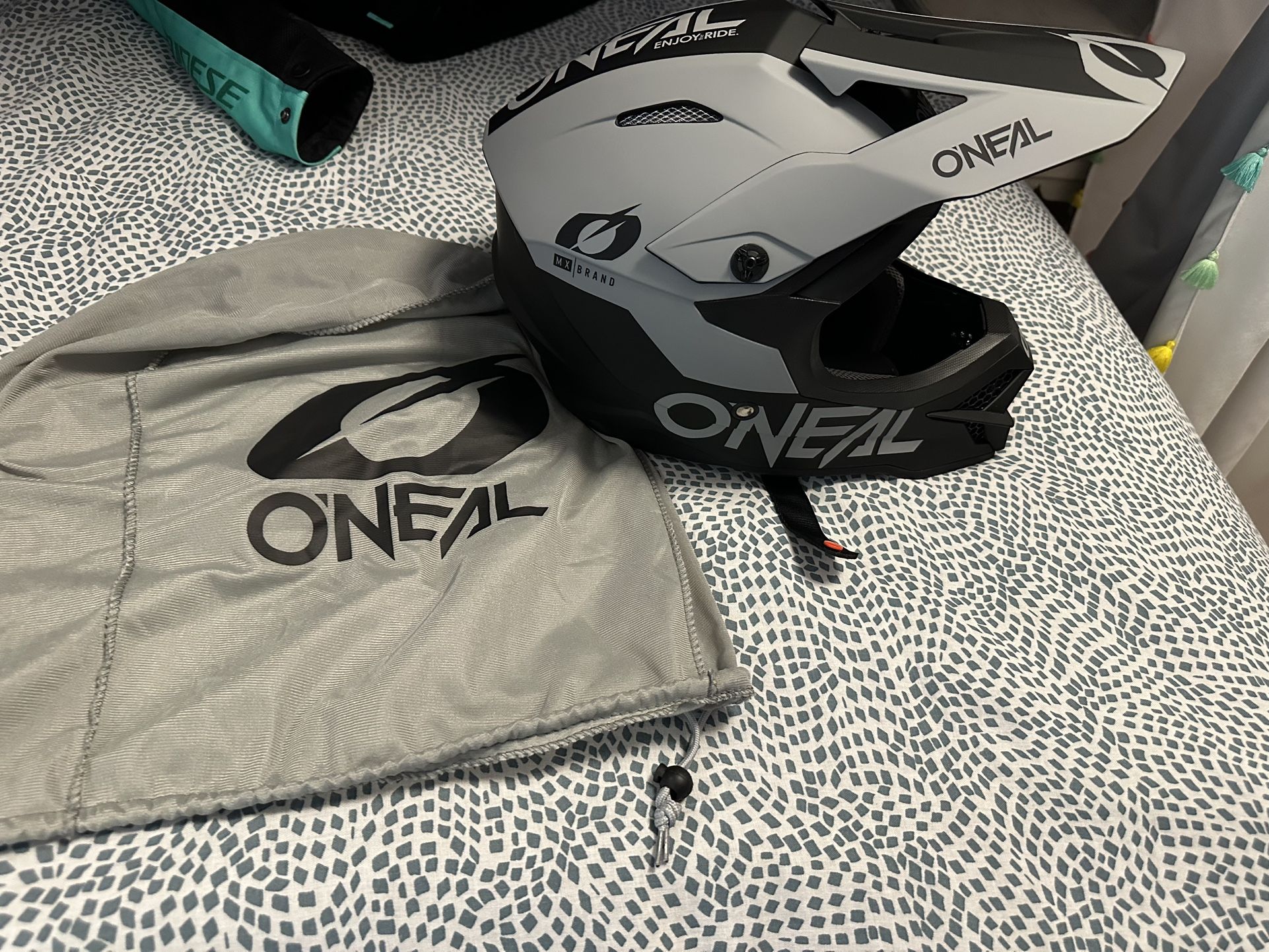 O’Neal 3SRS Motocross helmet