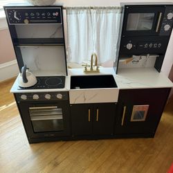 Toddlers Play Kitchen 