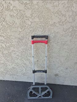 Folding hand truck
