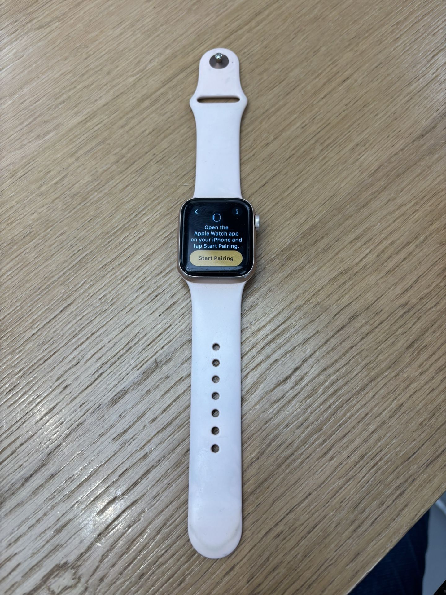 Apple Watch Series 4 GPS, 40mm Gold Aluminum Case with Pink Sand Sport Band
