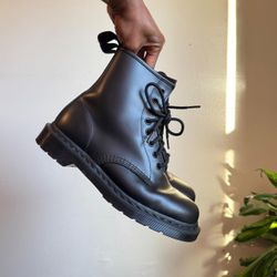 Dr. Martens 14353 Chunky Platform black Punk Rock Combat Boots women’s 9