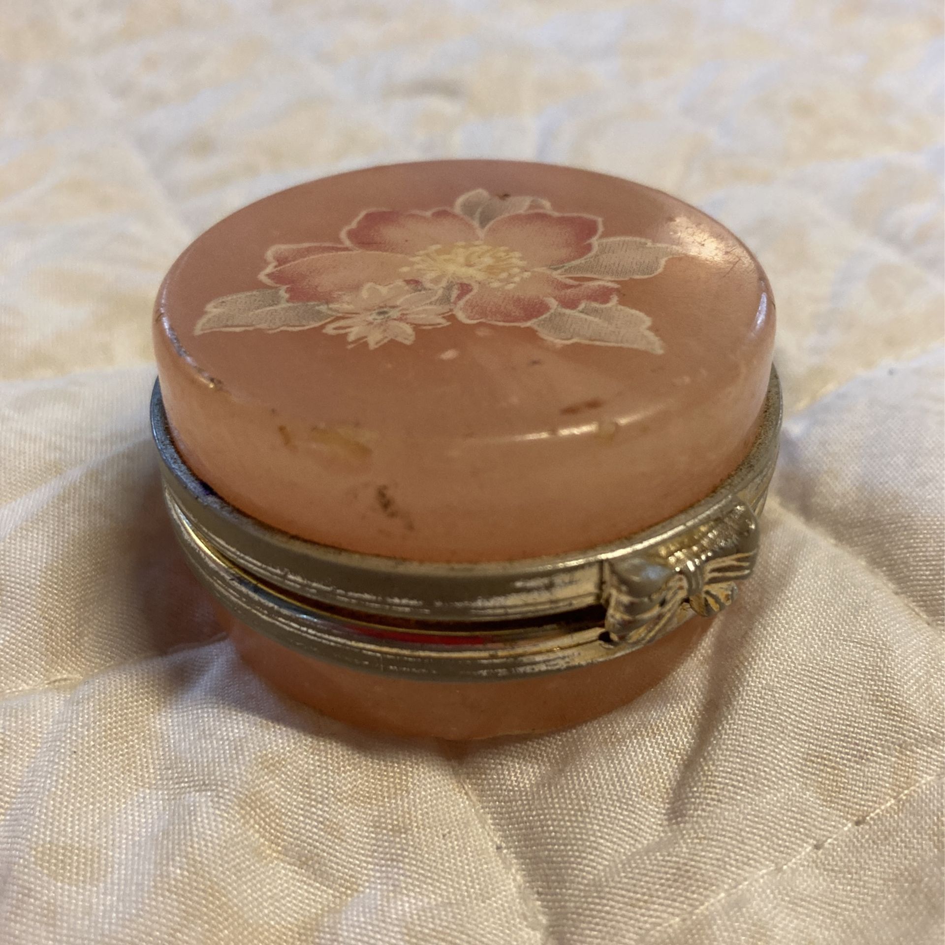 20$ Vintage Antique Pill Box