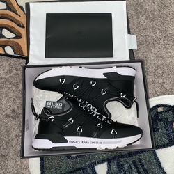 VERSACE SHOE SIZE 10