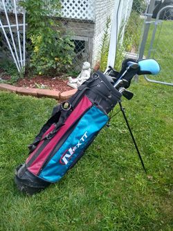 Complete Set of Golf Clubs/Bag