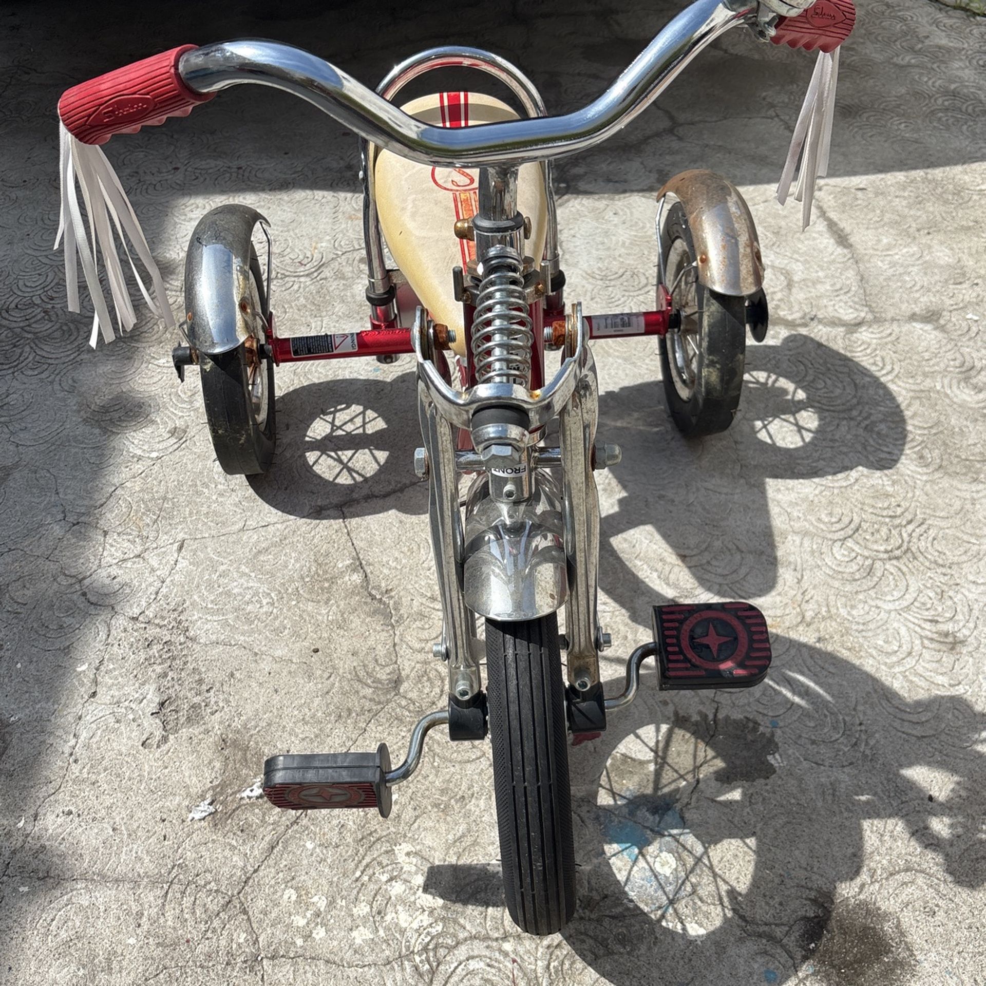 Red SCHWINN tricycle ❗️