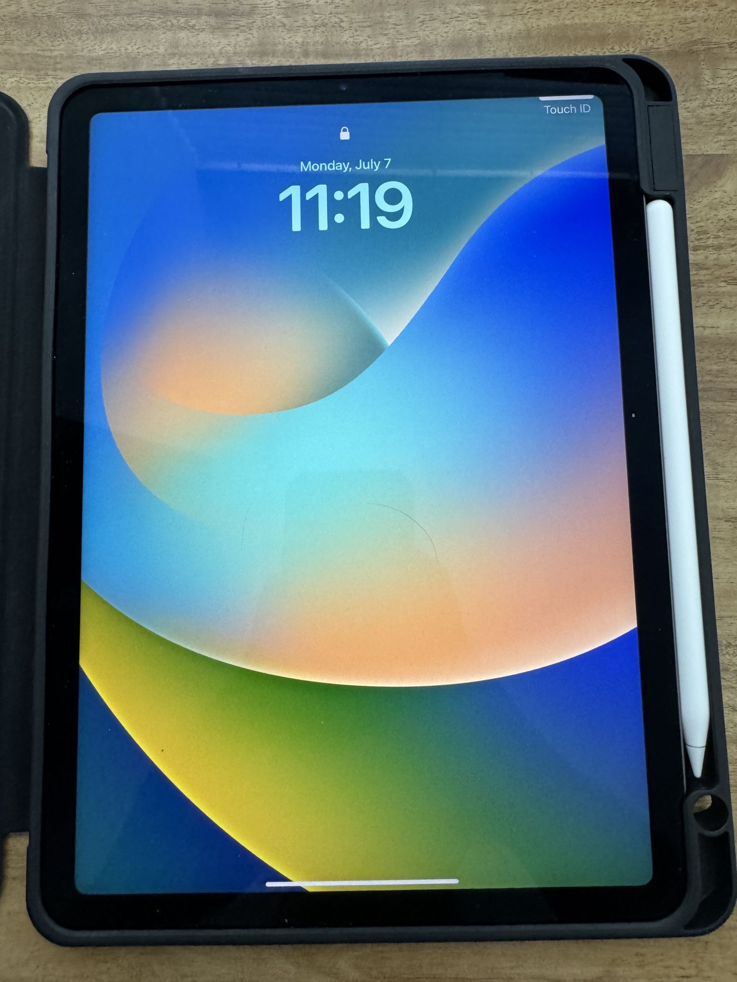 2020 iPad Air 64 Gig With Pencil And Case