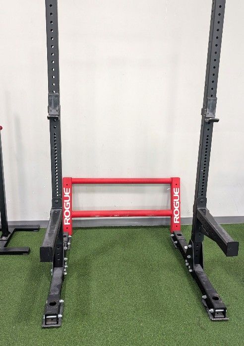 FOR SALE: Rogue Power Rack with Yoke Attachment – Heavy-Duty & Versatile