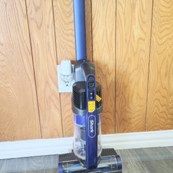 Shark IZ363HT Cordless Vacuum Cleaner, Lightweight, Portable, Rechargeable, Powerful Pet Ha
