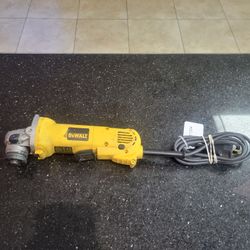 Dewalt Angle Grinder D28402 no accessories 111304-2 JAR