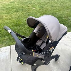 Doona Car seat Bundle