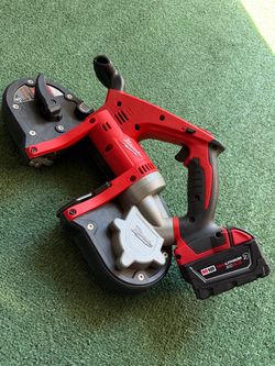 Bandsaw Milwaukee 3 1/2” con batería