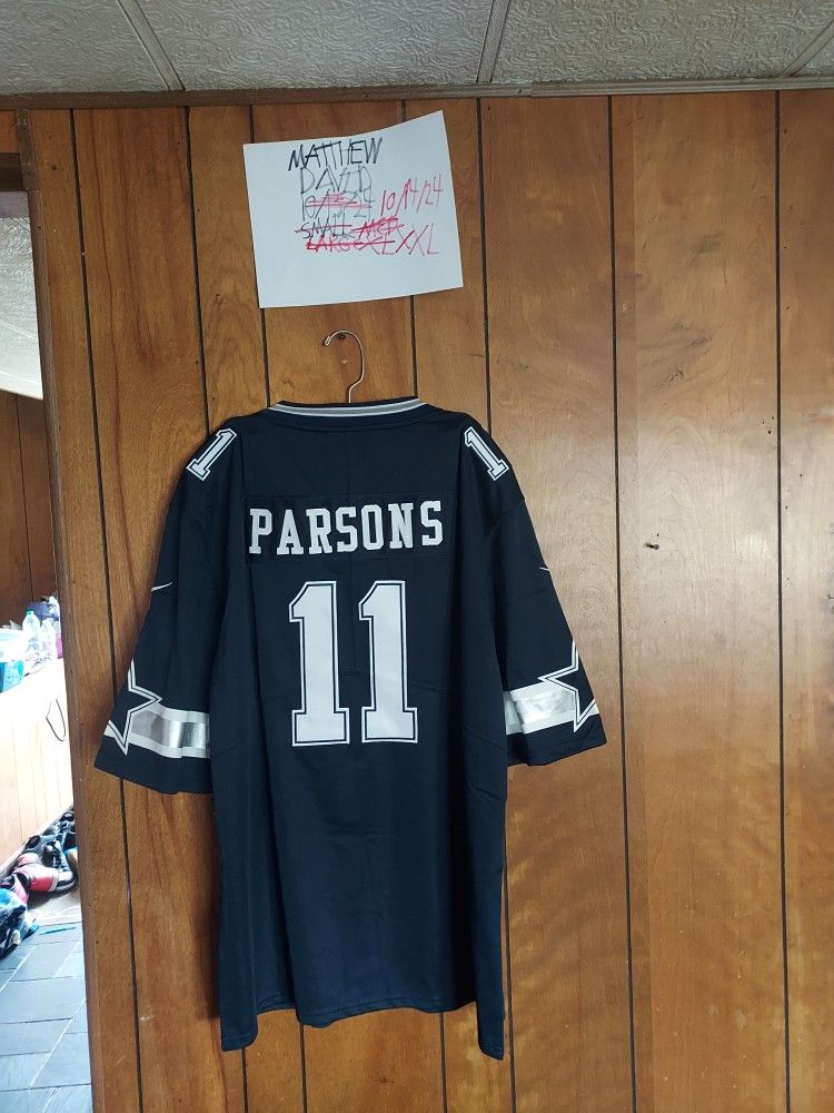 Surprise Sticker With 2x Cowboys Parsons Jersey