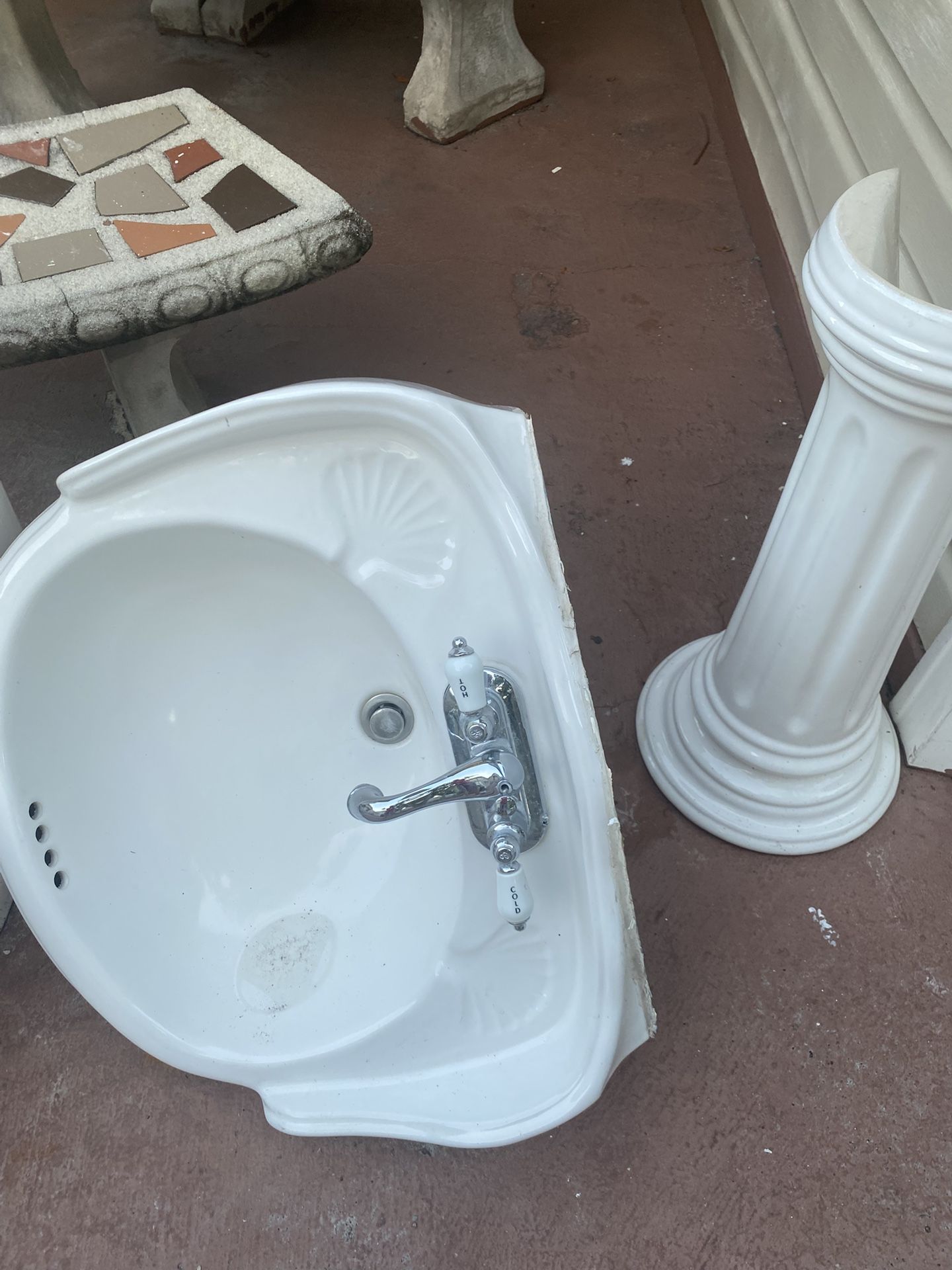 Is a nice sick, in good condition, $100.00 Ono