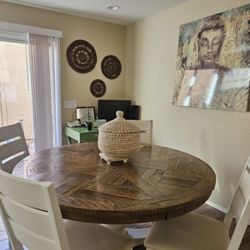 Round Wood Dining Table + 4 Chairs- Good Condition! ✨