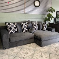 Big Grey Comfortable Sectional With Designed Pillows ‼️available In Black‼️