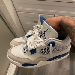Jordan 4 ‘Military Blue’