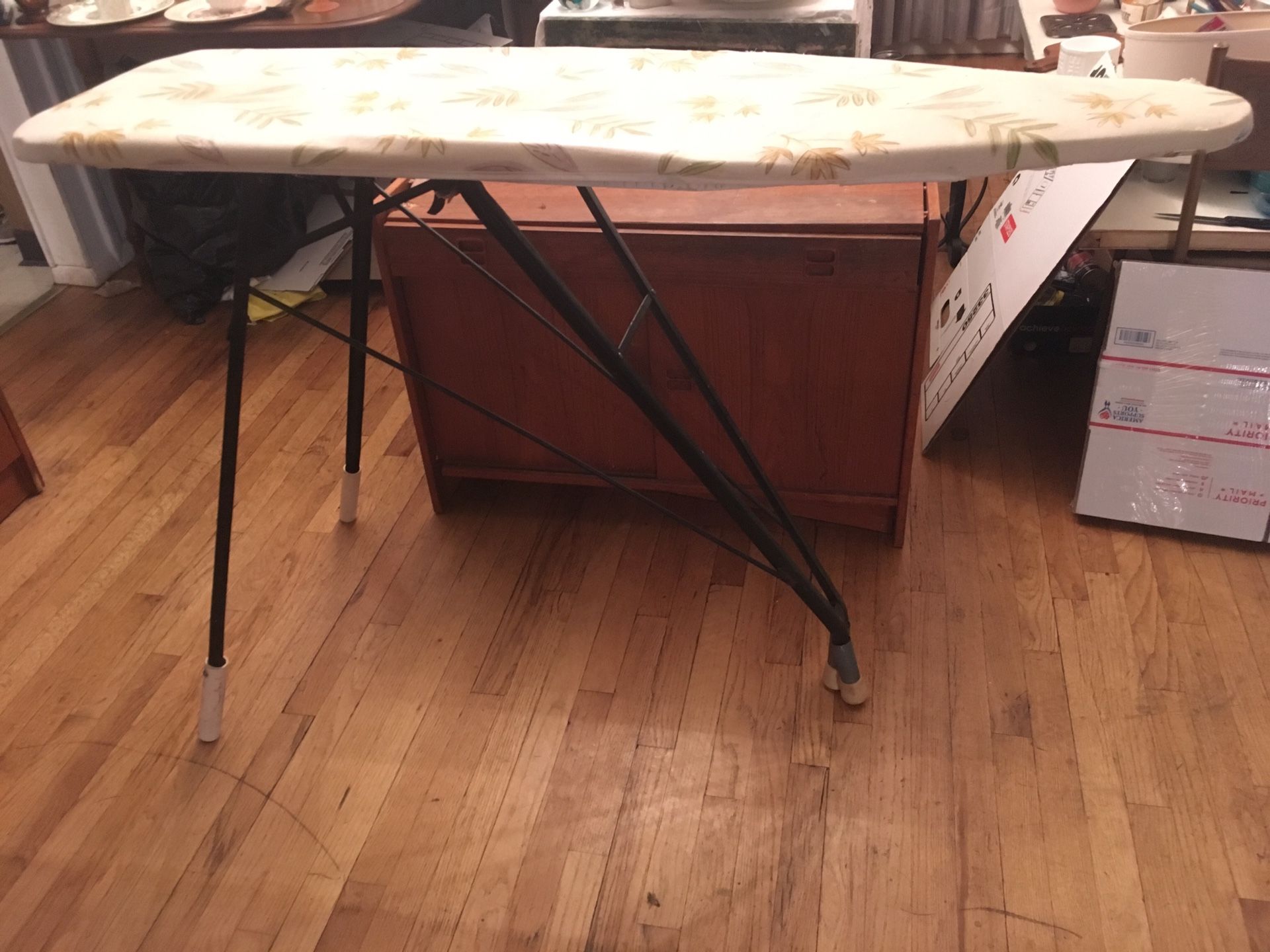 Ironing board 9$