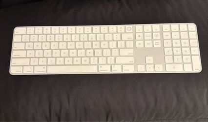 Apple - Magic Keyboard full size with Numeric Keypad and Touch ID (Lightning Port) - Silver/White