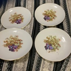 VINTAGE BAVARIA PLATES : Four 