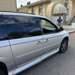 2005 Dodge Caravan