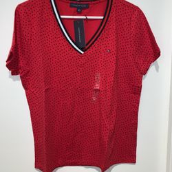 NWT TOMMY HILFIGER VNECK SCARLET POLKA DOT T-SHIRT